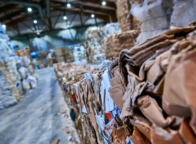 Oud papier en karton inleveren in Almere | Schenk Recycling